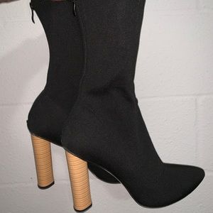 Black heeled boots